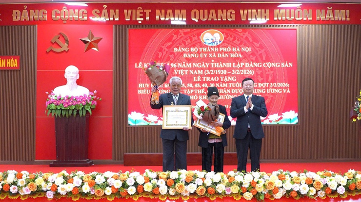LỄ KỶ NIỆM 96 NĂM NGÀY THÀNH LẬP ĐẢNG CỘNG SẢN VIỆT NAM VÀ TRAO TẶNG HUY HIỆU ĐẢNG ĐỢT 03/02/2026 - Ảnh 6.