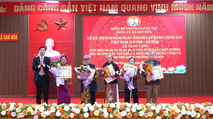 LỄ KỶ NIỆM 96 NĂM NGÀY THÀNH LẬP ĐẢNG CỘNG SẢN VIỆT NAM VÀ TRAO TẶNG HUY HIỆU ĐẢNG ĐỢT 03/02/2026 - Ảnh 7.