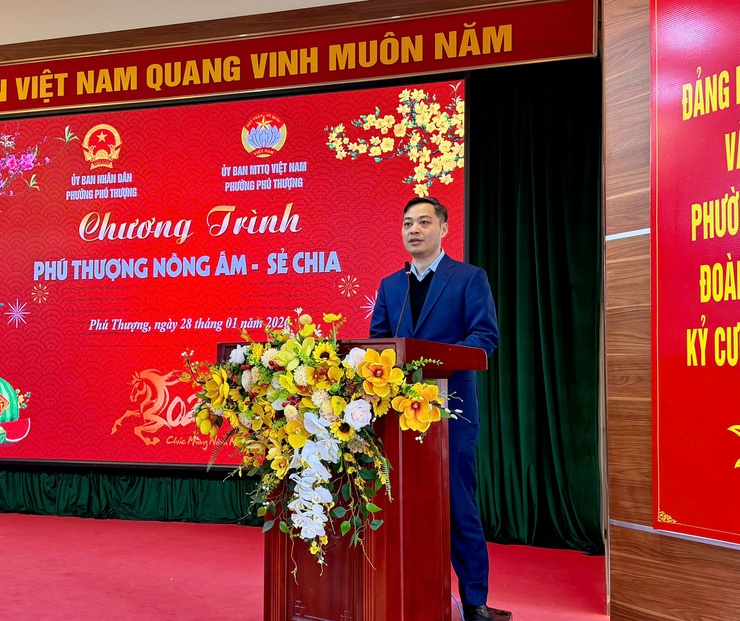 Phường Phú Thượng trao tặng quà Tết Nguyên đán Bính Ngọ năm 2026- Ảnh 2.