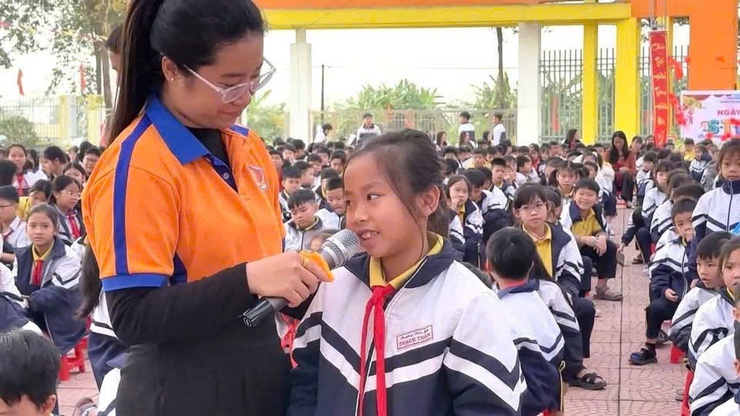 Quốc Oai tổ chức chuyên đề “An toàn trên không gian mạng” cho học sinh Tiểu học và THCS Thạch Thán- Ảnh 8.