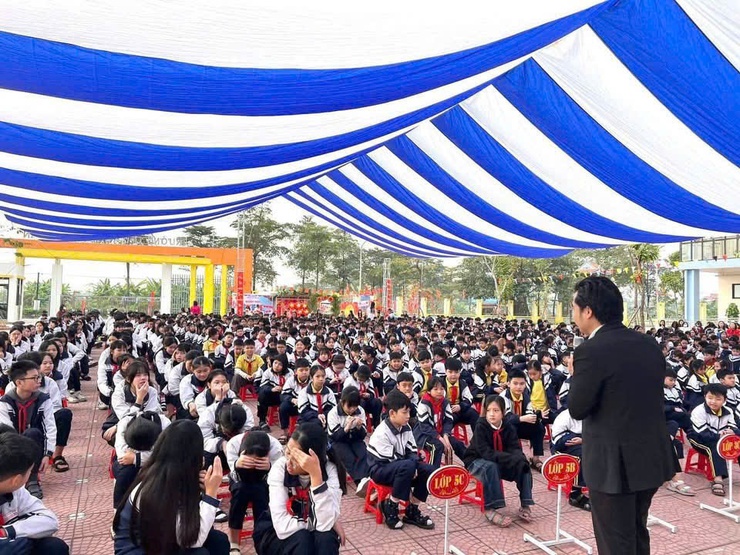 Quốc Oai tổ chức chuyên đề “An toàn trên không gian mạng” cho học sinh Tiểu học và THCS Thạch Thán- Ảnh 4.