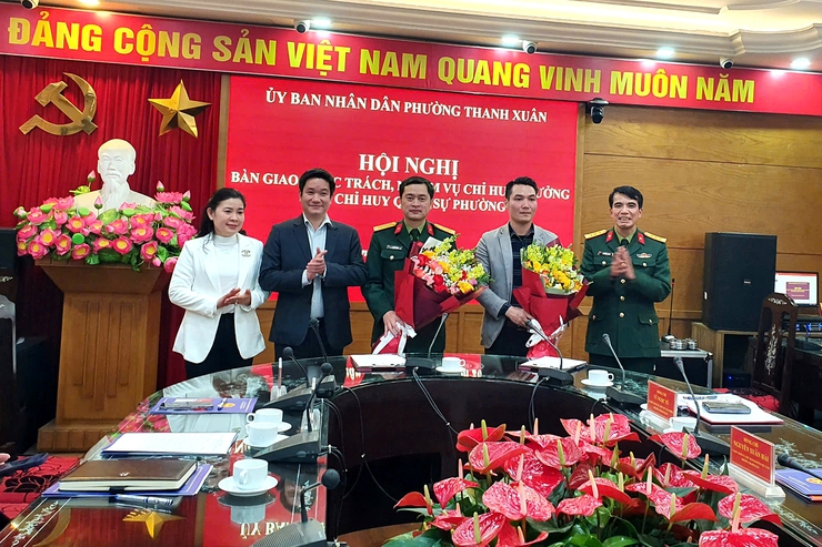 Phường Thanh Xuân tổ chức hội nghị bàn giao chức trách, nhiệm vụ Chỉ huy trưởng Ban Chỉ huy quân sự phường- Ảnh 3.