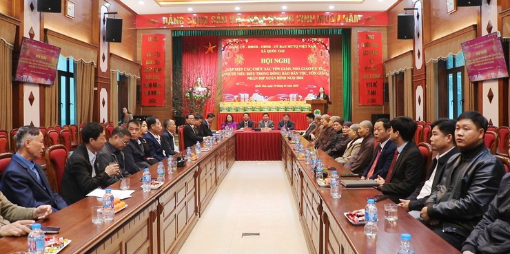 Quốc Oai gặp mặt chức sắc tôn giáo, nhà giáo ưu tú và người tiêu biểu nhân dịp Xuân Bính Ngọ 2026- Ảnh 1.