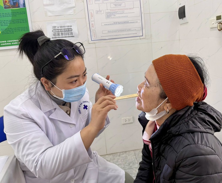 TRẠM Y TẾ XÃ THẠCH THẤT TỔ CHỨC KHÁM SỨC KHỎE MIỄN PHÍ CHO NGƯỜI DÂN TẠI ĐIỂM Y TẾ ĐẠI ĐỒNG- Ảnh 3.