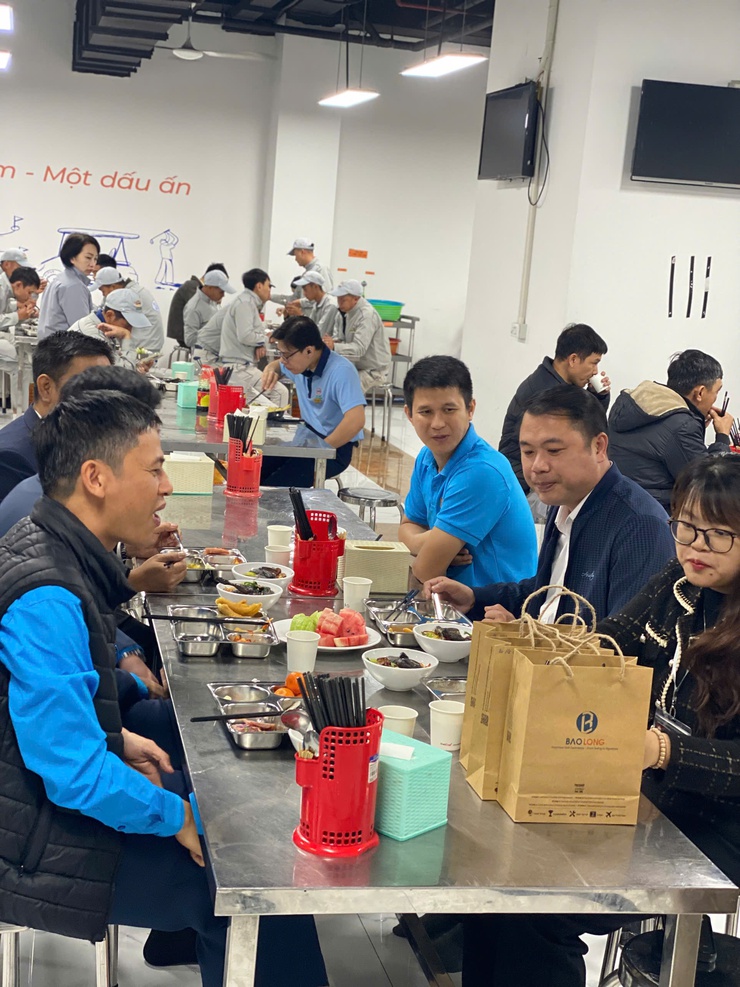 Công đoàn phường Long Biên chăm lo đoàn viên, người lao động đón Tết Nguyên đán 2026- Ảnh 7.