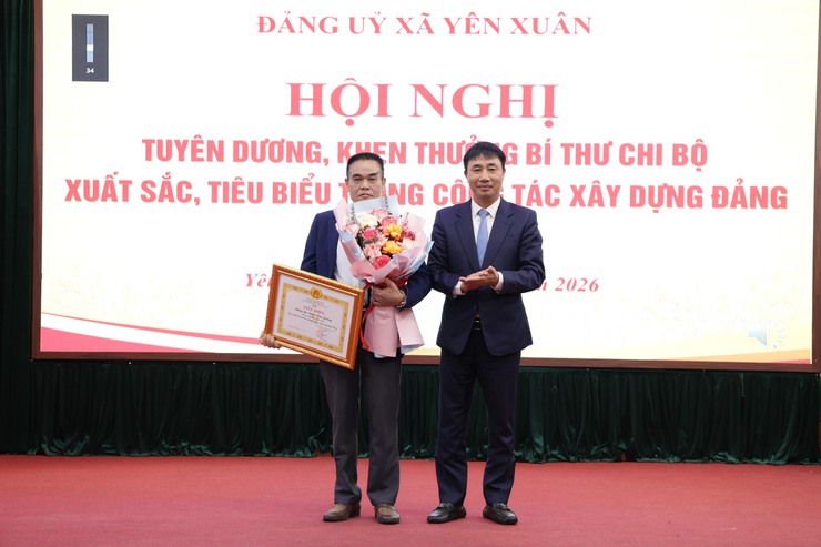 Yên Xuân tuyên dương Bí thư chi bộ xuất sắc tiêu biểu

- Ảnh 2.