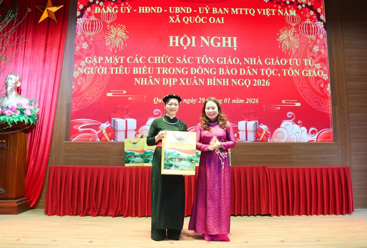 Quốc Oai gặp mặt chức sắc tôn giáo, nhà giáo ưu tú và người tiêu biểu nhân dịp Xuân Bính Ngọ 2026- Ảnh 6.