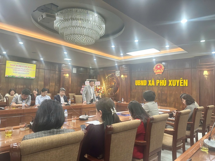 HỘI NGHỊ GẶP MẶT, CHIA TAY CÁN BỘ CHUYỂN CÔNG TÁC 
- Ảnh 2.