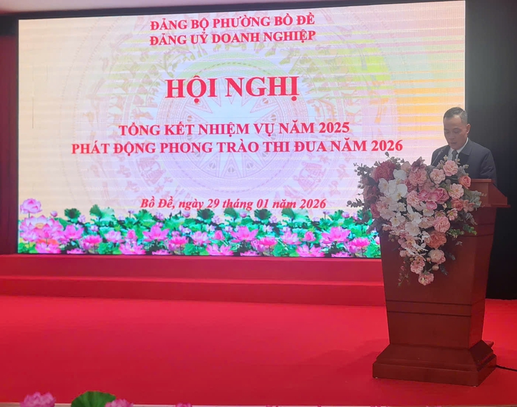 Đảng bộ Doanh nghiệp phường Bồ Đề trao tặng Huy hiệu Đảng đợt 03/02 và tổng kết nhiệm vụ công tác năm 2025
- Ảnh 3.