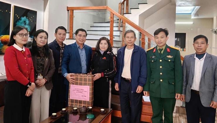 ỨNG HÒA TỔ CHỨC CÁC ĐOÀN THĂM, TẶNG QUÀ NGƯỜI CÓ CÔNG NHÂN DỊP TẾT NGUYÊN ĐÁN BÍNH NGỌ NĂM 2026.- Ảnh 2.