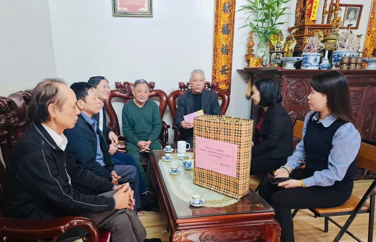 ỨNG HÒA TỔ CHỨC CÁC ĐOÀN THĂM, TẶNG QUÀ NGƯỜI CÓ CÔNG NHÂN DỊP TẾT NGUYÊN ĐÁN BÍNH NGỌ NĂM 2026.- Ảnh 37.