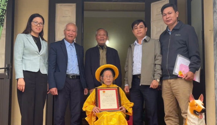 ỨNG HÒA TỔ CHỨC CÁC ĐOÀN THĂM, TẶNG QUÀ NGƯỜI CÓ CÔNG NHÂN DỊP TẾT NGUYÊN ĐÁN BÍNH NGỌ NĂM 2026.- Ảnh 19.