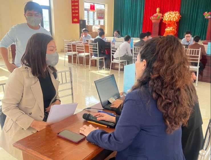 Dịch vụ công lưu động đến với người dân Mỹ Đức – Mang mùa xuân cải cách hành chính về tận cơ sở- Ảnh 2.