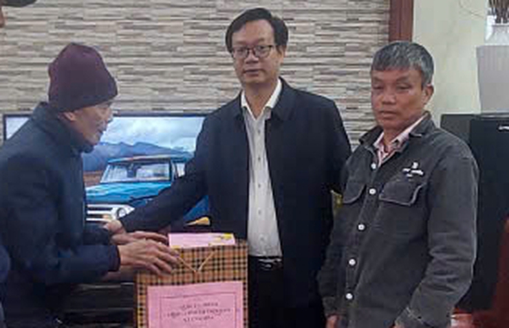 ỨNG HÒA TỔ CHỨC CÁC ĐOÀN THĂM, TẶNG QUÀ NGƯỜI CÓ CÔNG NHÂN DỊP TẾT NGUYÊN ĐÁN BÍNH NGỌ NĂM 2026.- Ảnh 12.