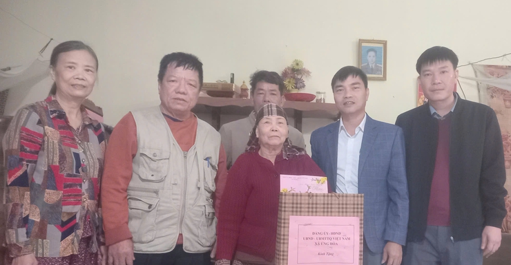 ỨNG HÒA TỔ CHỨC CÁC ĐOÀN THĂM, TẶNG QUÀ NGƯỜI CÓ CÔNG NHÂN DỊP TẾT NGUYÊN ĐÁN BÍNH NGỌ NĂM 2026.- Ảnh 21.