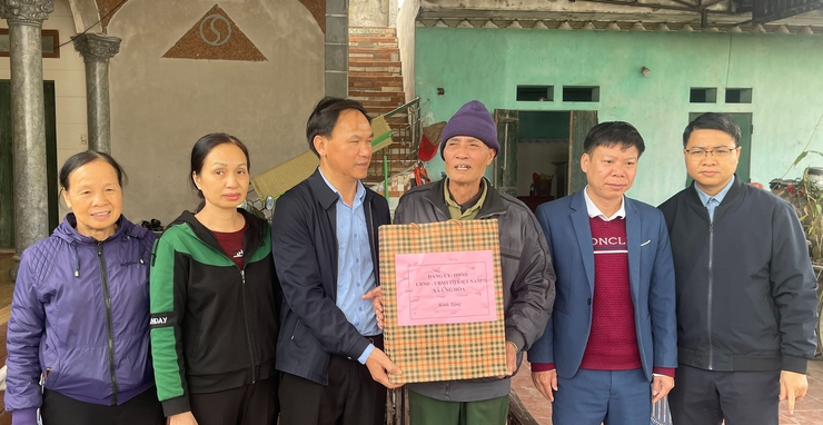 ỨNG HÒA TỔ CHỨC CÁC ĐOÀN THĂM, TẶNG QUÀ NGƯỜI CÓ CÔNG NHÂN DỊP TẾT NGUYÊN ĐÁN BÍNH NGỌ NĂM 2026.- Ảnh 33.