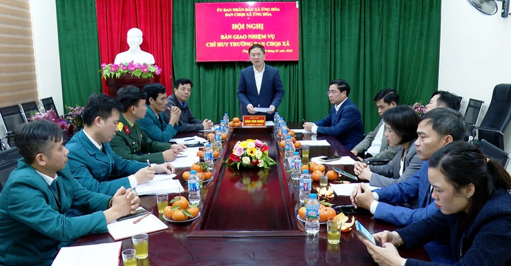 ỨNG HOÀ BÀN GIAO CHỨC TRÁCH, NHIỆM VỤ CHỈ HUY TRƯỞNG BAN CHỈ HUY QUÂN SỰ XÃ - Ảnh 3.