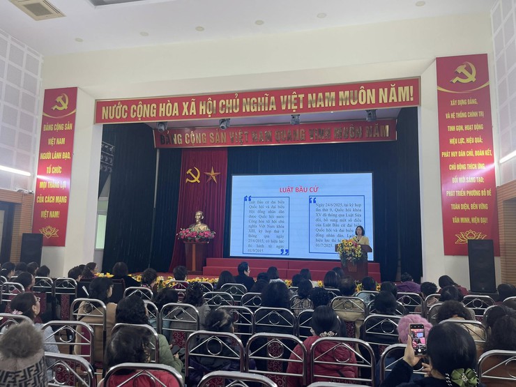 Hội LHPN Phường Bồ Đề tổ chức hội nghị tuyên truyền công tác Bầu cử Đại Biểu Quốc hội và HĐND các cấp Nhiệm kỳ 2025 – 2030 - Ảnh 2.