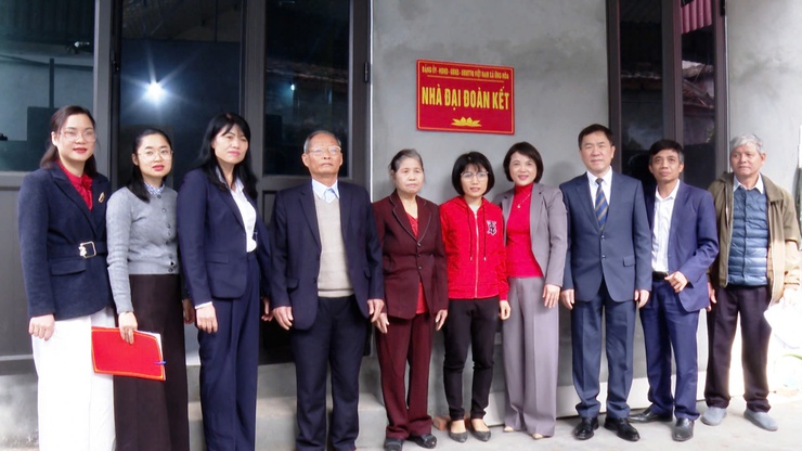 Ứng Hòa trao 6 nhà Đại đoàn kết cho các hộ khó khăn trên địa bàn nhân dịp Tết Nguyên đán Bính Ngọ 2026.- Ảnh 6.