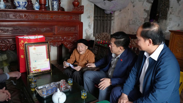 Thăm, tặng quà Tết Nguyên đán Bính Ngọ năm 2026 cho người có công và các đối tượng chính sách- Ảnh 16.