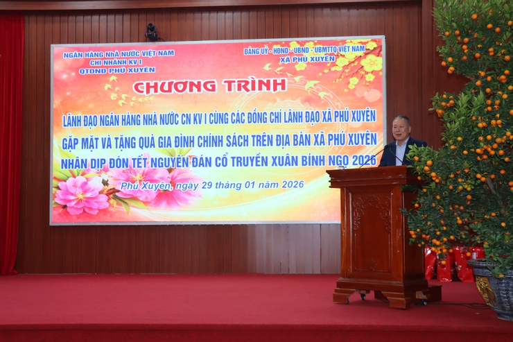 NGÀNH NGÂN HÀNG ĐỒNG HÀNH CÙNG ĐỊA PHƯƠNG PHÚ XUYÊN, TRAO QUÀ TẾT NGUYÊN ĐÁN BÍNH NGỌ 2026 CHO NGƯỜI CÓ CÔNG, THÂN NHÂN LIỆT SĨ VÀ HỘ GIA ĐÌNH KHÓ KHĂN- Ảnh 5.