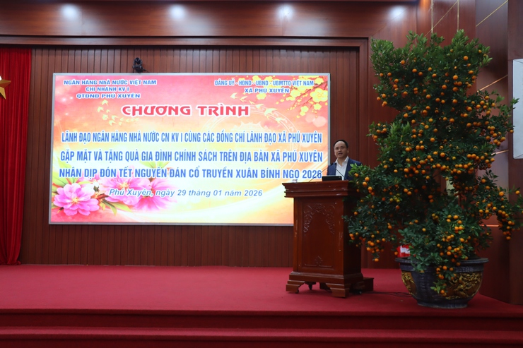 NGÀNH NGÂN HÀNG ĐỒNG HÀNH CÙNG ĐỊA PHƯƠNG PHÚ XUYÊN, TRAO QUÀ TẾT NGUYÊN ĐÁN BÍNH NGỌ 2026 CHO NGƯỜI CÓ CÔNG, THÂN NHÂN LIỆT SĨ VÀ HỘ GIA ĐÌNH KHÓ KHĂN- Ảnh 8.