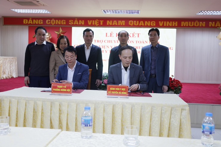 Mang y học cổ truyền kết hợp y học hiện đại về gần dân hơn- Ảnh 1.