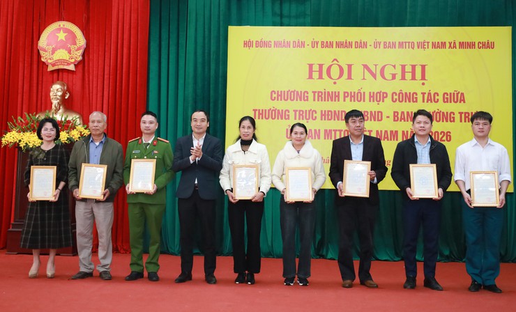 Xã Minh Châu tổ chức hội nghị ký kết chương trình phối hợp công tác giữa Thường trực HĐND – UBND - Ủy ban MTTQ Việt Nam xã năm 2026.- Ảnh 5.