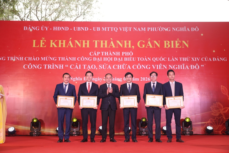 Lễ khánh thành, gắn biển cấp thành phố công trình cải tạo, sửa chữa công viên Nghĩa Đô- Ảnh 2.