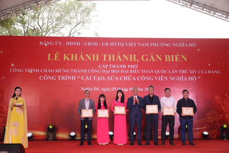 Lễ khánh thành, gắn biển cấp thành phố công trình cải tạo, sửa chữa công viên Nghĩa Đô- Ảnh 3.