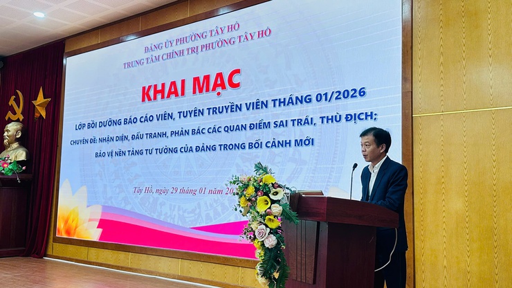Khai mạc lớp bồi dưỡng Báo cáo viên, tuyên truyền viên tháng 01/2026- Ảnh 1.