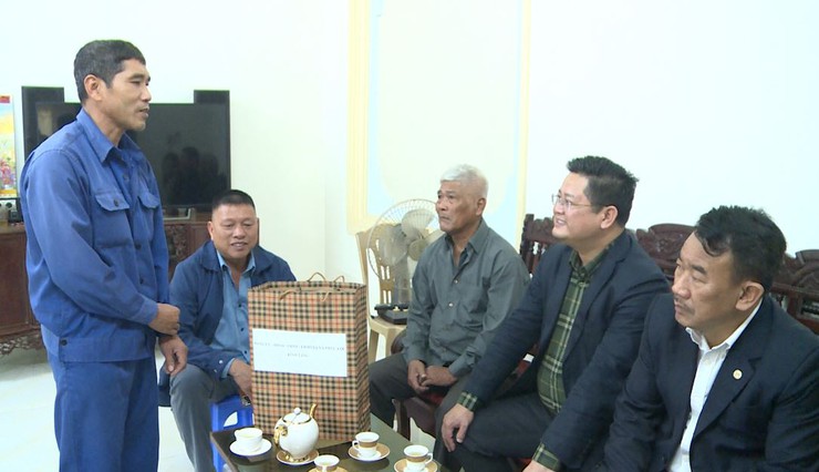 Phúc Lộc: Thăm, tặng quà người có công, thân nhân người có công tiêu biểu và người cao tuổi tròn 100 tuổi nhân dịp Tết Nguyên đán Bính Ngọ năm 2026- Ảnh 5.