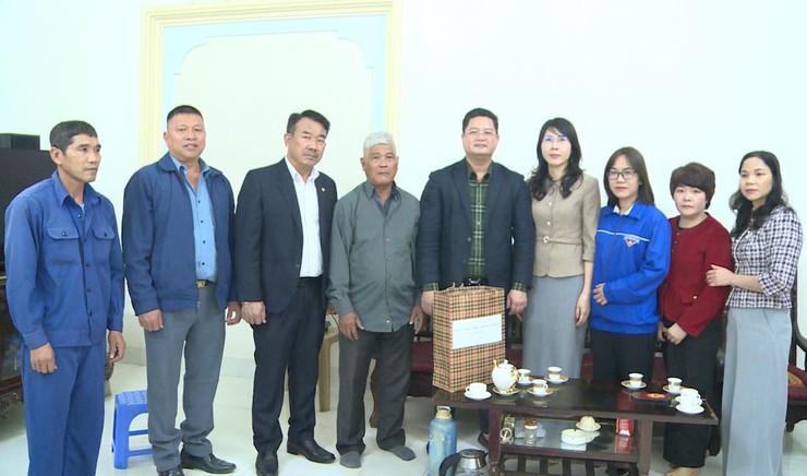 Phúc Lộc: Thăm, tặng quà người có công, thân nhân người có công tiêu biểu và người cao tuổi tròn 100 tuổi nhân dịp Tết Nguyên đán Bính Ngọ năm 2026- Ảnh 1.