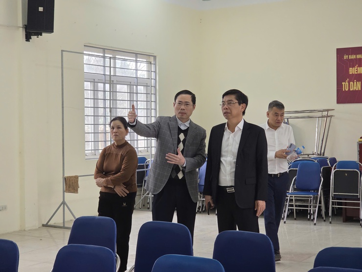 Đồng chí Bí thư Đảng ủy phường Xuân Phương khảo sát các đơn vị bầu cử, khu vực bỏ phiếu phục vụ công tác bầu cử đại biểu Quốc hội khóa XVI và HĐND các cấp- Ảnh 4.