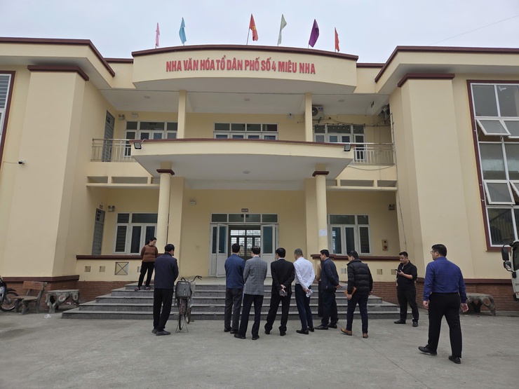 Đồng chí Bí thư Đảng ủy phường Xuân Phương khảo sát các đơn vị bầu cử, khu vực bỏ phiếu phục vụ công tác bầu cử đại biểu Quốc hội khóa XVI và HĐND các cấp- Ảnh 5.