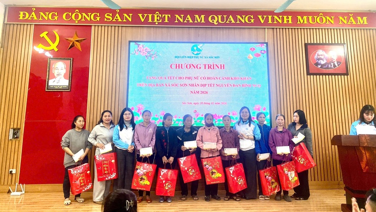 Hội LHPN xã Sóc Sơn trao quà Tết ấm áp nghĩa tình cho phụ nữ, trẻ em có hoàn cảnh khó khăn, chương trình Mẹ đỡ đầu- Ảnh 5.