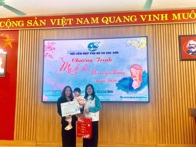 Hội LHPN xã Sóc Sơn trao quà Tết ấm áp nghĩa tình cho phụ nữ, trẻ em có hoàn cảnh khó khăn, chương trình Mẹ đỡ đầu- Ảnh 7.