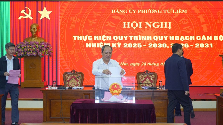 Phường Từ Liêm tổ chức các hội nghị thực hiện quy trình quy hoạch cán bộ nhiệm kỳ 2025–2030, 2026–2031

- Ảnh 5.