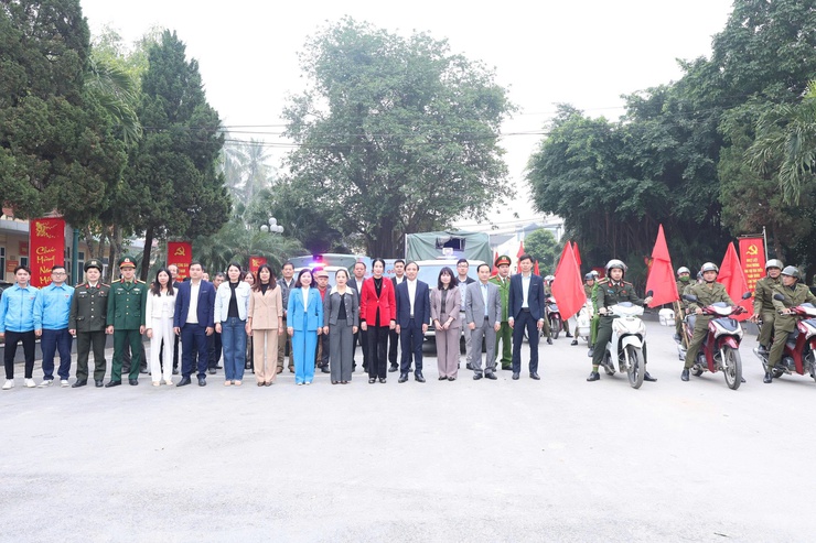 UBND xã tổ chức Lễ ra quân bảo đảm trật tự, an toàn giao thông phục vụ Nhân dân đón tết Nguyên đán Bính Ngọ- Ảnh 2.