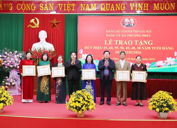 29 đảng viên thuộc đảng bộ xã Thượng Phúc được trao tặng Huy hiệu Đảng đợt 3/2/2026- Ảnh 5.
