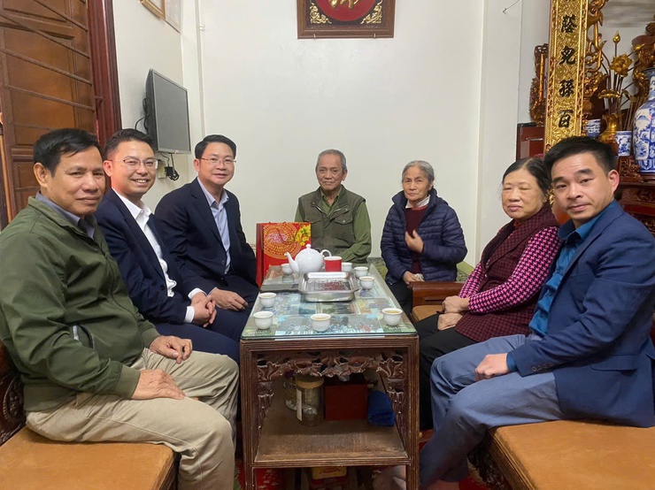 Phường Phú Thượng tổ chức thăm, tặng quà người có công, gia đình chính sách nhân dịp Tết Nguyên Đán Bính Ngọ 2026- Ảnh 2.