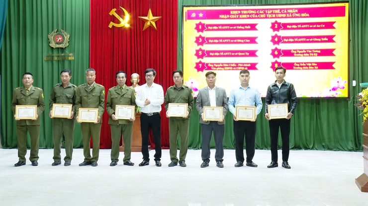 Công an xã Ứng Hoà tổ chức Hội nghị tổng kết công tác Công an năm 2025, triển khai chương trình công tác của BCĐ 138, 197, PCCC, PCMT xã năm 2026- Ảnh 7.