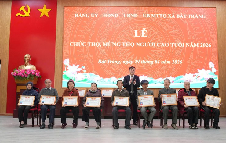 Xã Bát Tràng chúc thọ, mừng thọ 781 cụ cao niên dịp Xuân Bính Ngọ 2026- Ảnh 7.