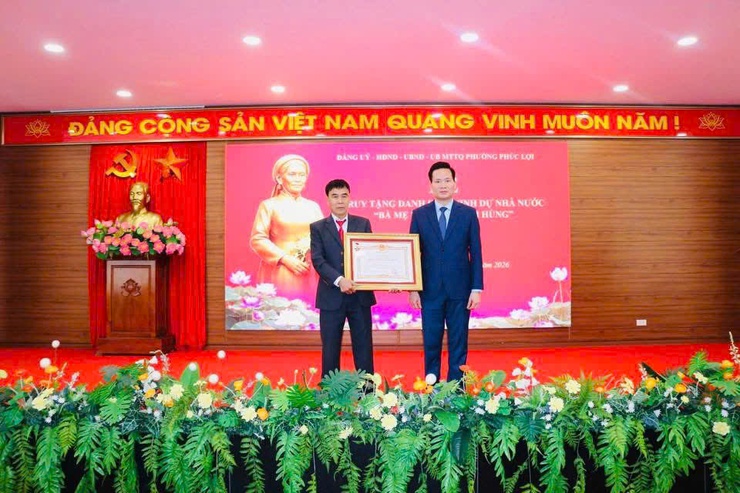 Phường Phúc Lợi: Tổ chức truy tặng Danh hiệu Bà mẹ Việt Nam Anh hùng, gặp mặt tặng quà nhân dịp tết Nguyên đán Bính Ngọ 2026- Ảnh 1.