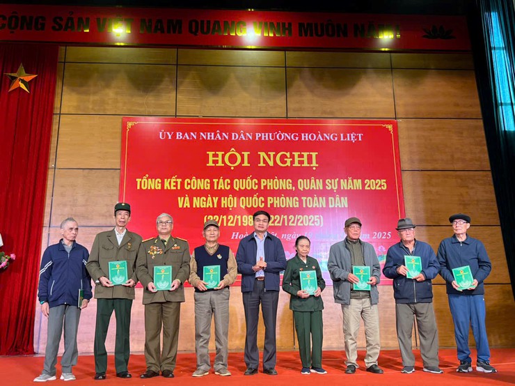 Phường Hoàng Liệt tổ chức Hội nghị tổng kết công tác Quân sự, quốc phòng và Ngày hội Quốc phòng toàn dân năm 2025- Ảnh 2.