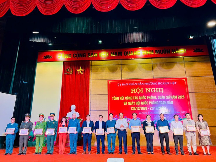 Phường Hoàng Liệt tổ chức Hội nghị tổng kết công tác Quân sự, quốc phòng và Ngày hội Quốc phòng toàn dân năm 2025- Ảnh 3.