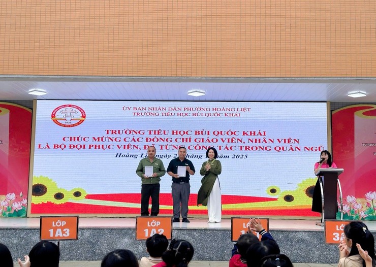 Rạng rỡ sắc đỏ khăn quàng trong ngày chào mừng kỉ niệm thành lập quân đội việt năm 22/12 tại Trường Tiểu học Bùi Quốc Khái- Ảnh 5.