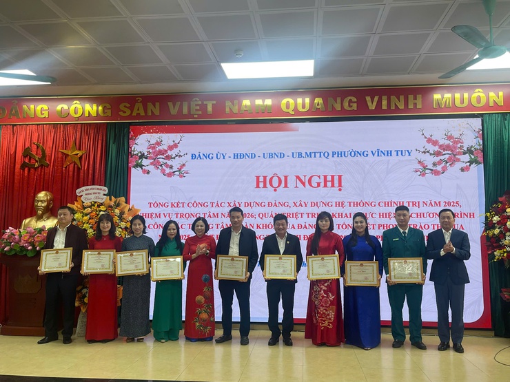 PHƯỜNG VĨNH TUY TỔNG KẾT CÔNG TÁC XÂY DỰNG ĐẢNG, XÂY DỰNG HỆ THỐNG CHÍNH TRỊ NĂM 2025- Ảnh 2.