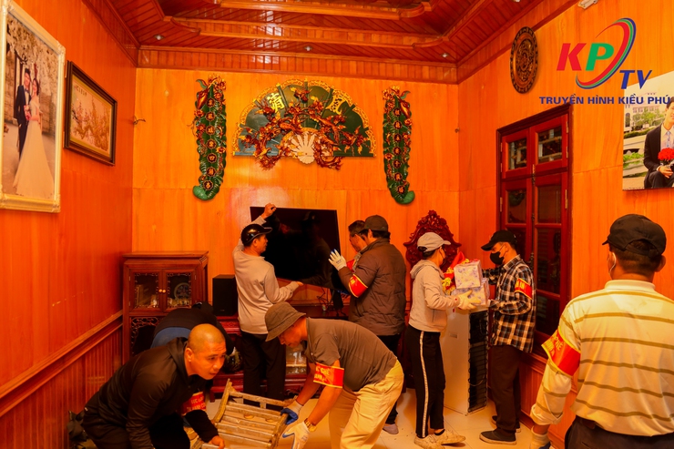 Phòng thi hành án dân sự số 10 thực hiện Cưỡng chế giao quyền sử dụng đất cho người trúng đấu giá tại thôn Đồng Bụt xã Kiều Phú- Ảnh 7.