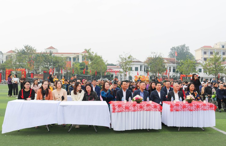 Quốc Oai lan tỏa yêu thương qua chương trình “Trao xuân nhân ái – Gửi trọn yêu thương”- Ảnh 1.